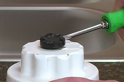 Pry Coupling Off 