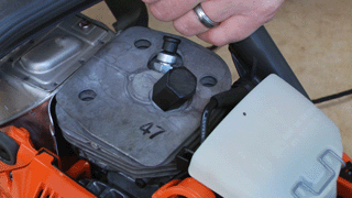 How to Replace the Clutch Sprocket on a Chainsaw
